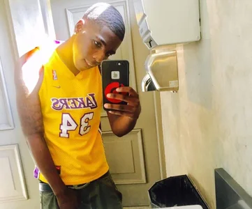 schlongsong Me  2টি ছবি