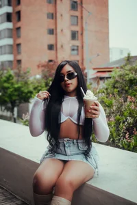 Liaevans__ I'm ready for our date! Pic 3