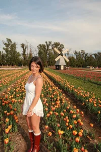 EmmaHazee Traveling the WORLD! Pic 6