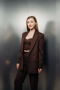 KateRedgar In black outfits Immagine  7