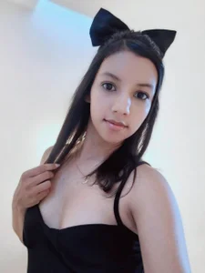Princess_daffy me in black - {count, plural, one {תמונה אחת} two {שתי תמונות} many {# תמונות} other {# תמונות}}