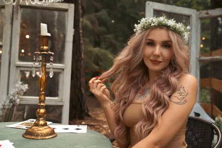 LianaFord Baby in Wonderland Poză