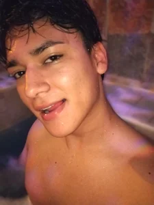 Liam_Chameliam Jacuzzi Hình 8