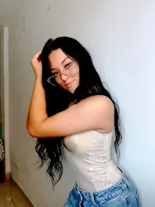 paola_my ✨ "White Elegance: A Pure Vision" 🤍💎 Pic