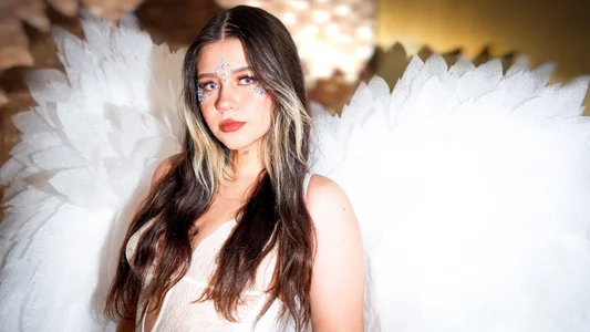 Angel ✨🪽 de samanthaa_sm  3 Imagens