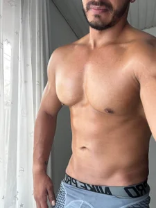 magnusclark resting after the gym Pic 8