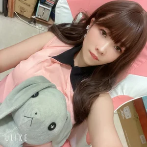 momoLoveLuna Public Pic 2