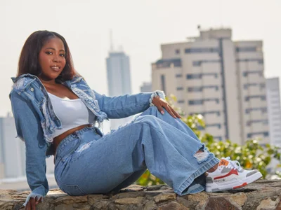 AlisonTravis Sensuality Pic 6