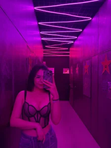 CutieEmili Public Pic 8