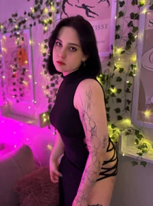 hey_tessaのmy new black dressの 5枚の写真