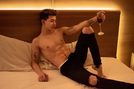 I have space here de Logan_Woods Foto 2