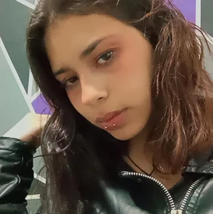 H_hiana Public Pic 4