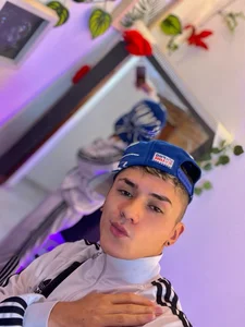 mathias_18 Public 사진 3