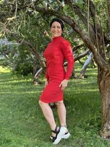 ZhenjaPoledanceのRed dressの 4枚の写真