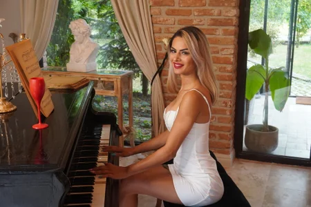 Piano session de TiffanyMaze  7 Imagens
