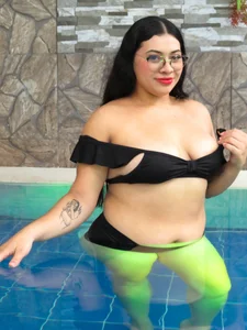 Anahia_Rouse I love the sun on my face Pic 2