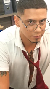 JoshMillerr_ Perverted manager in the office 🥵🔱 Pic 5