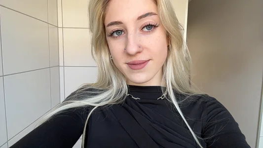 Public od EmmyWet  5 snímek