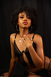 Nahomi_King May sensuality flow in you Hình 6