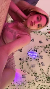AnnikaPrincess I'm lying on the bed Kuva 4