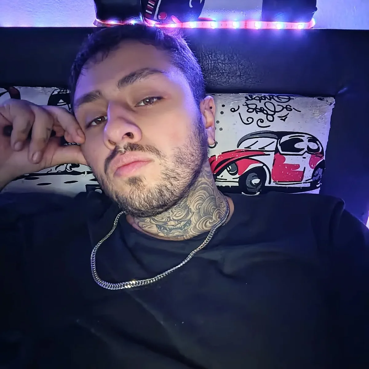 Трендове зображення  2058 Neanea98