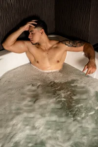 Dimitri_Colleman relax  2টি ছবি