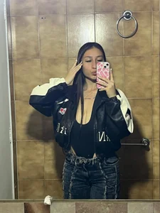 MaddyCarter Public  2টি ছবি