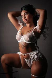 scarlett_keit As a magazine model 🩶 Pic 6