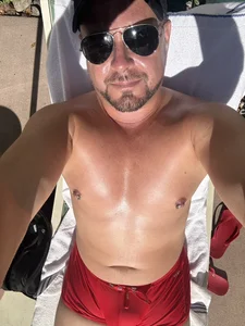 PumpChester82 aMAZEing Foto 4