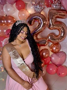 Nicolemorelli2のBirthday Queen👑✨の 3枚の写真