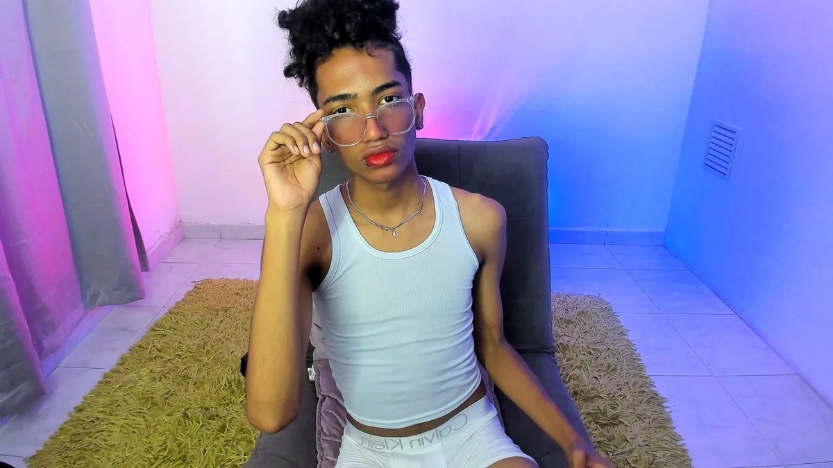 triiangel_latinboy immagine di tendenza 2599