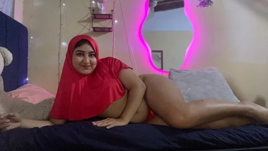 SamiraAwada I like to provoke... but I like it more when I know that you are falling into the game 🔥 Foto 2