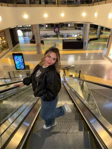 LiaGold_ Public - {count, plural, one {תמונה אחת} two {שתי תמונות} many {# תמונות} other {# תמונות}}