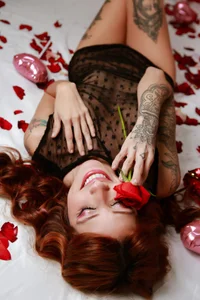 Ginger_Violetta_ GLAMOUR Pic 2