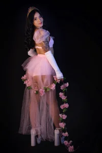 Veronica_isaza__ Not even Bowser could resist this royal charm. Foto