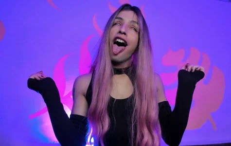 LukaCastilloのI'm your cute little girlの 5枚の写真