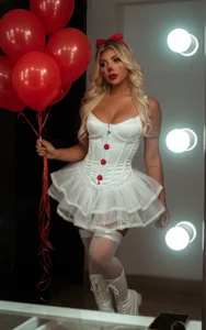 SALOOMEE__ Do you want a balloon or me? 🎈😉 Kuva 4