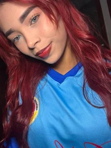 💛💙❤ de isabella_vega19  2 Imagens