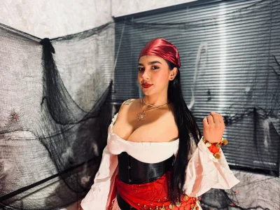 Scarlet_Reyes happy halloween 🎃💀🎀 - {count, plural, one {תמונה אחת} two {שתי תמונות} many {# תמונות} other {# תמונות}}