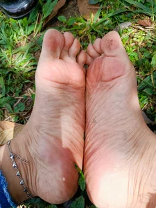 ScarleetJonsonMy feet are soft… but they can make you hard 😈图片 6