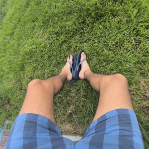 cameron_cum Who loves feet? รูป  2