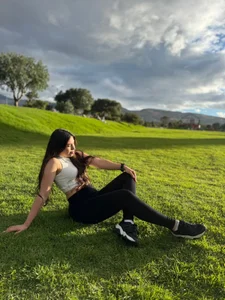 Hanna_klover Public  9টি ছবি