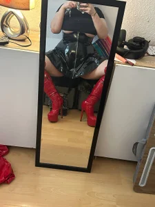 -CurvySecret-'s photo