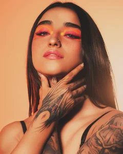 Emily_Rousess Public Pic 7