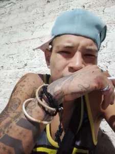 Yo de Ojitosbrrr  9 Imagens