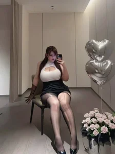 S迷人的嫂子 de debby00769  3 Imagens