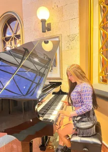 Luna_monroe_: Hanging out ( 2 фото)