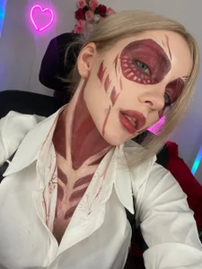 AuroraWrenfield female titan Pic 3