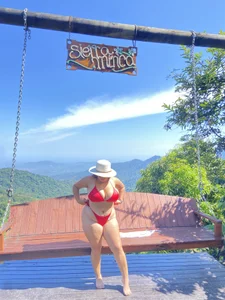 Zdjęcia michellesexxxy3 I love going to the Pool:  8