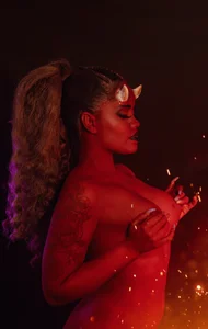 riri_brunnete Devil Riri Pic